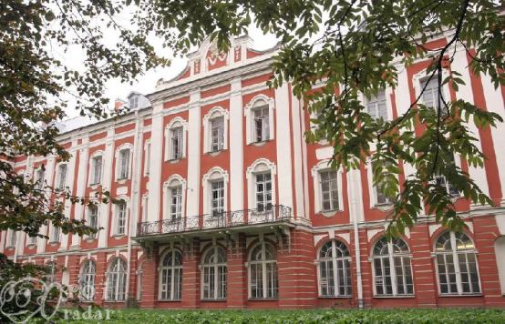 Медведев поздравил своего преподавателя на юрфаке СПбГУ Юрия Толстого с юбилеем