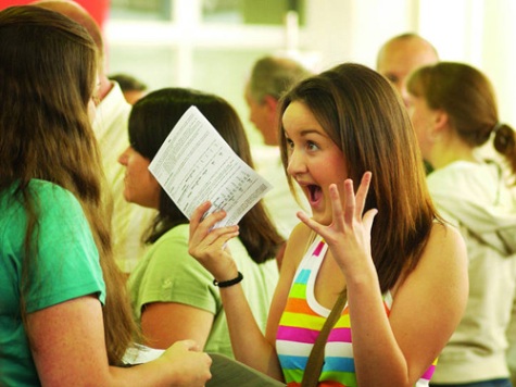 В России завершилась первая волна приемной кампании в вузы