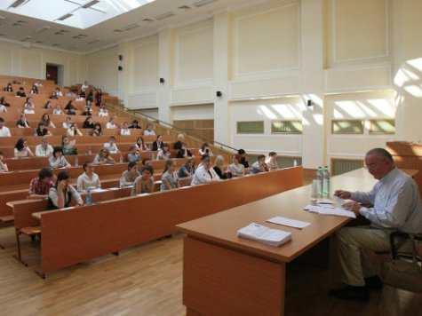 Рособрнадзор отозвал лицензии более чем у 200 вузов с сентября 2013 г