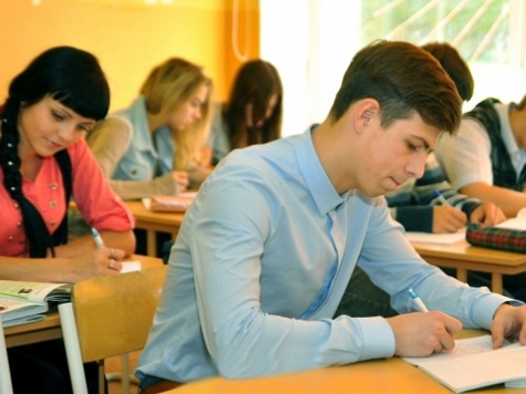 В Подмосковье 3 февраля пройдет повторное итоговое сочинение для выпускников школ