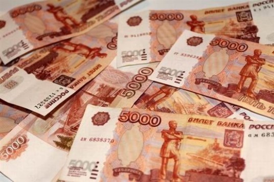Директор омского филиала одного из столичных вузов зарабатывала на несуществующих студентах