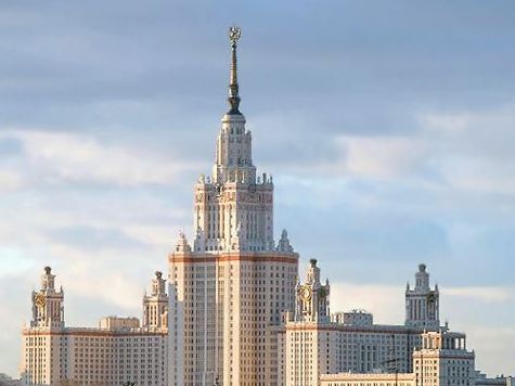 Абитуриенты штурмуют МГУ