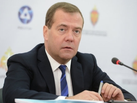 Задача педагогов учить, а не писать отчеты – Медведев