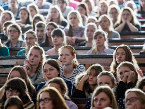 Минюст предложил обязать родителей содержать детей-студентов